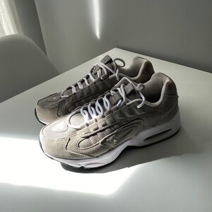 Nike Air Max Triax LE 'Grey Suede' in Women’s US 8.5 / Men’s US 7